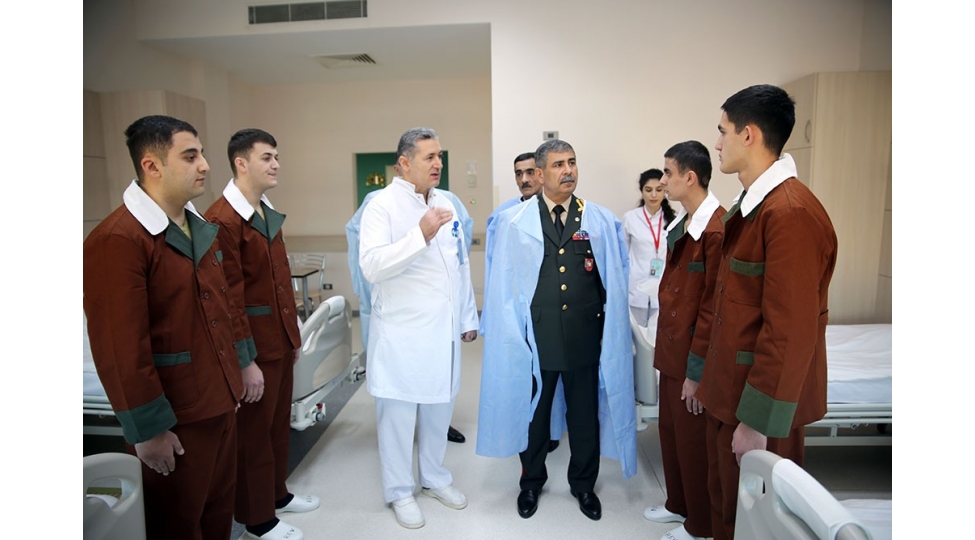 mudafie-nazirliyinin-rehberliyi-herbi-hospitalda-olub