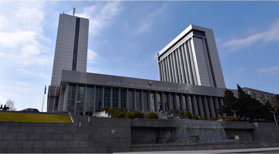 milli-meclisin-plenar-iclasi-bashlayib-6