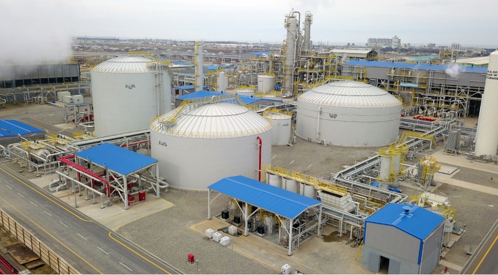 karbamidin-daxili-bazarda-satish-hecmi-324-defe-ixrac-hecmleri-ise-8-defe-artib-foto