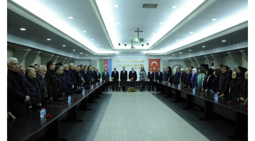 20-yanvar-shehidlerinin-aile-uzvleri-ile-gorush-kechirilib