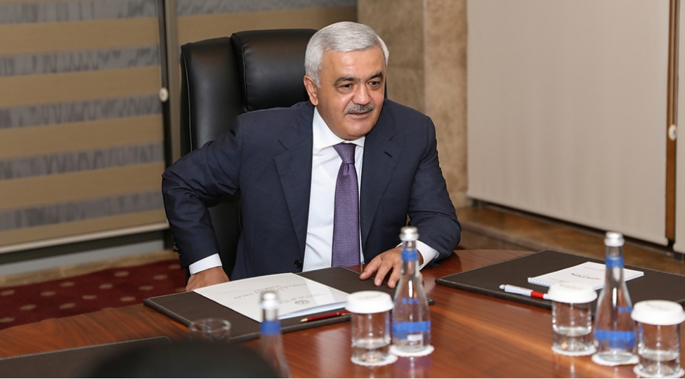 rovneq-abdullayev-shushada-boyuk-bir-yanacaqdoldurma-menteqesi-tikilir