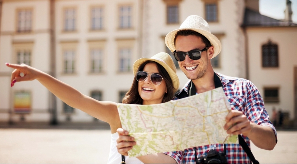 azerbaycana-hindistandan-turist-axini-2-defeden-chox-artib