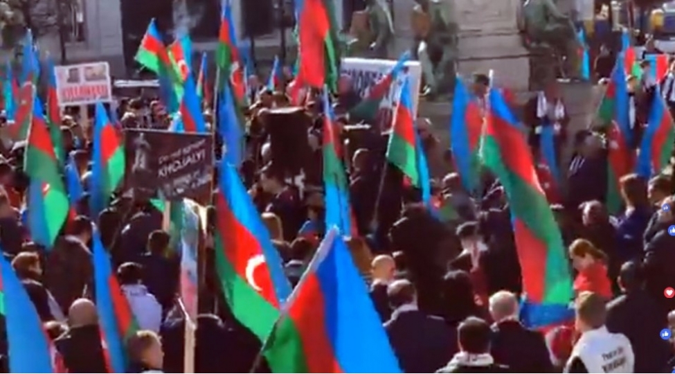 brusselde-kechirilen-izdihamli-umumavropa-qarabag-mitinqinde-soydashlarimiz-xocaliya-edalet-teleb-edibler-vdeo