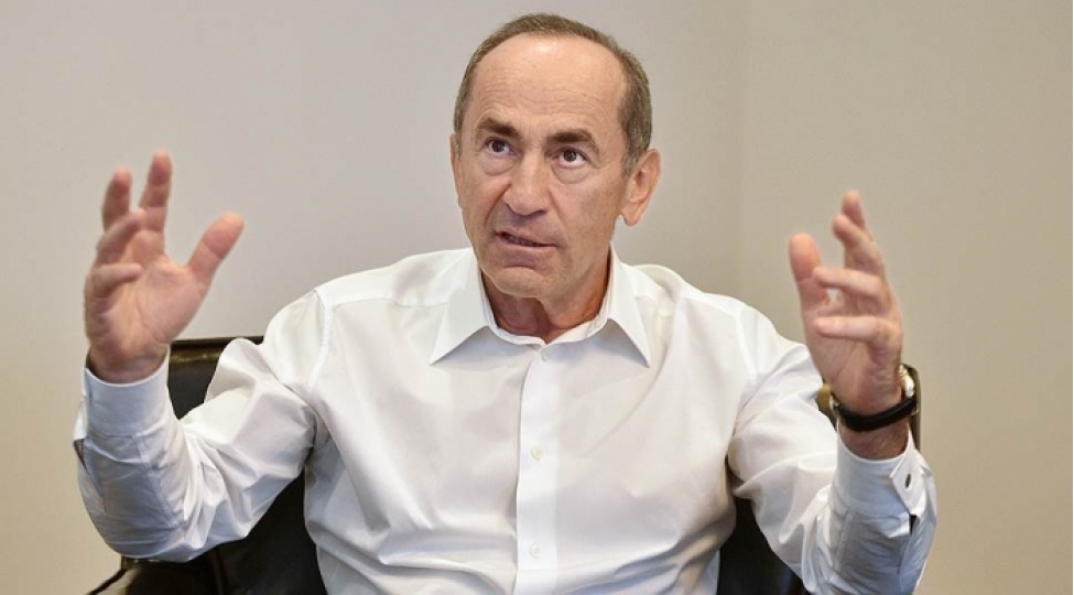 kocharyan-niye-rusiyanin-eteyinden-yapishib
