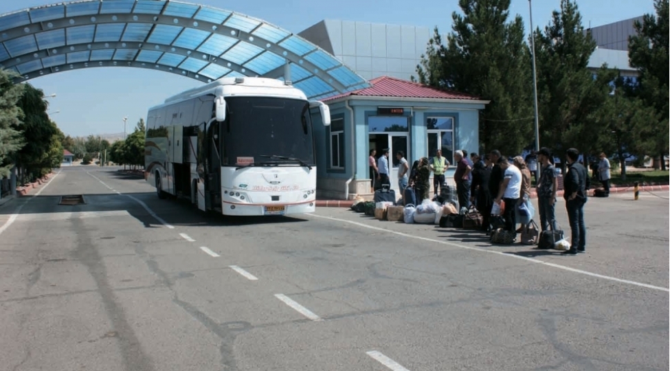 azerbaycan-gomruyunde-mallarin-ikipilleli-buraxilish-sistemi-tetbiq-edilecek