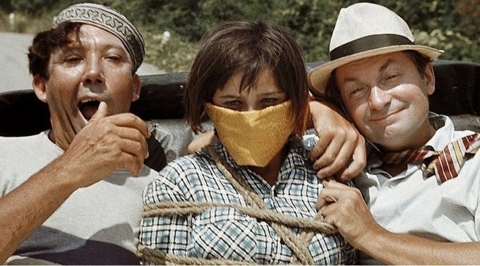 qafqaz-esiri-filminin-nin-ulduzu-meni-meshede-zorlamaq-isteyirdi