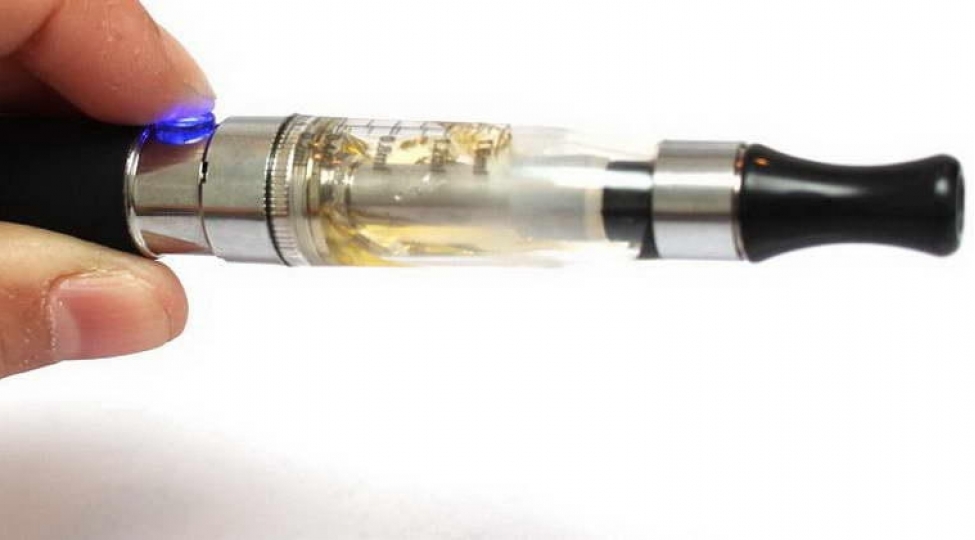 milli-meclis-elektron-siqaretlerin-qadagasi-ile-bagli-layiheni-ilk-oxunushda-qebul-edib