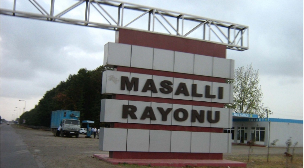 avtomobil-hasara-chirpilib-olen-ve-xesaret-alan-var