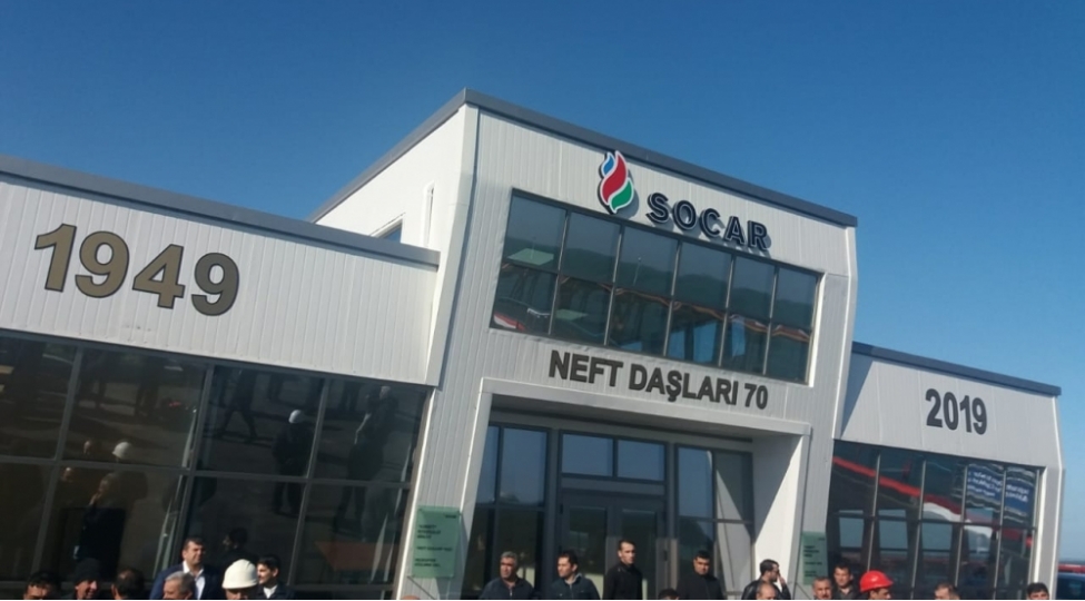 kiv-numayendeleri-neft-dashlarina-media-tur-edibler-foto
