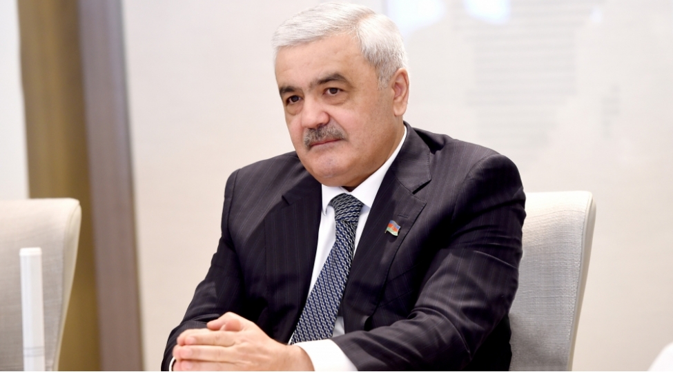 socar-in-prezidenti-neft-qaz-senayesi-ishchilerini-tebrik-edib-3