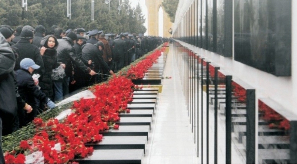 tarix-institutunda-konfrans-istiqlal-shehidleri