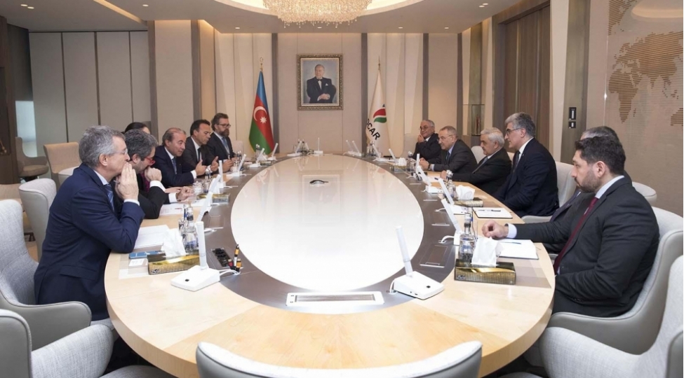 rovneq-abdullayev-maire-tecnimont-shirketler-qrupunun-rehberini-qebul-edib-foto