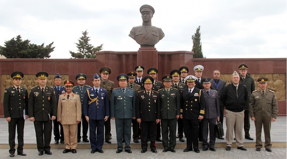 herbi-attashelercemshid-naxchivanski-adina-herbi-liseyde-olublar