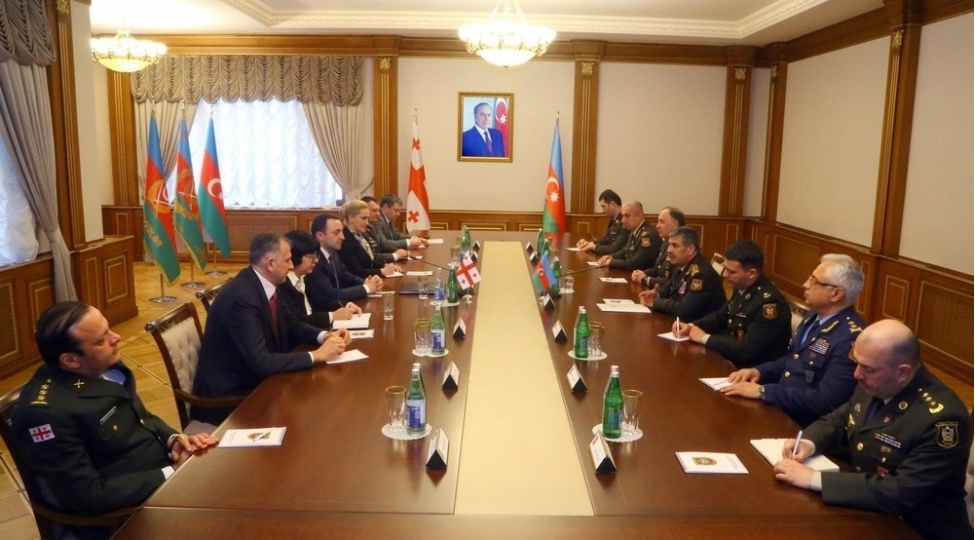 azerbaycan-ve-gurcustan-mudafie-nazirlerinin-gorushu-kechirilib