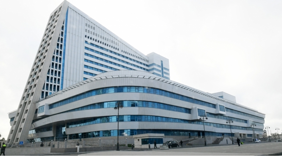 yaxin-gunlerde-yeni-klinikada-robotik-cerrahiyyeye-bashlanilacaq