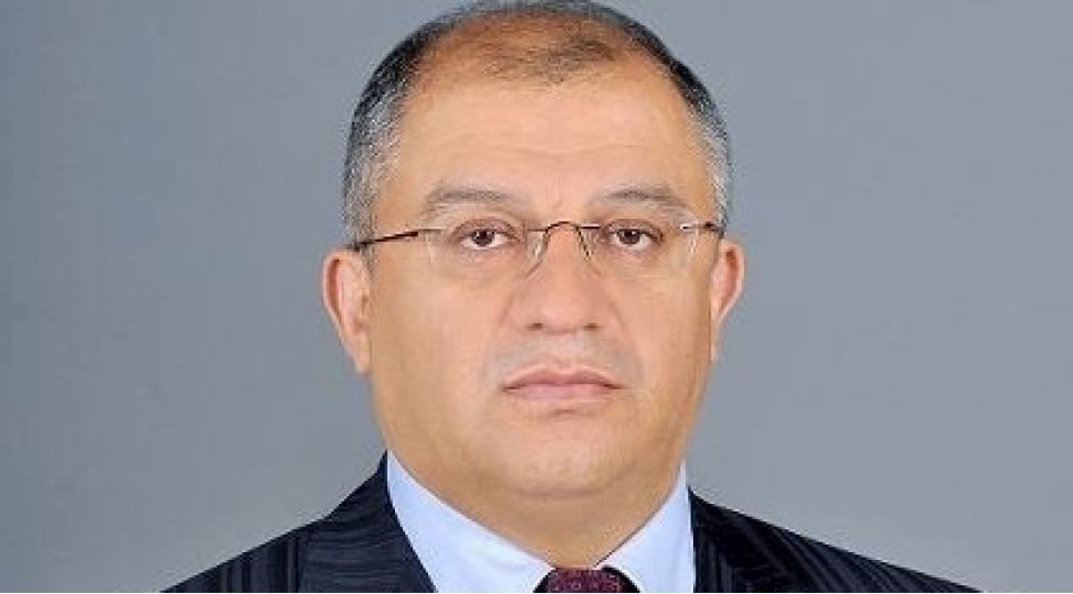 deputat-qazaxin-4-kendinin-qaytarilmasina-direnish-missiyasini-indi-de-qriqoryan-kilsesine-tapshiriblar