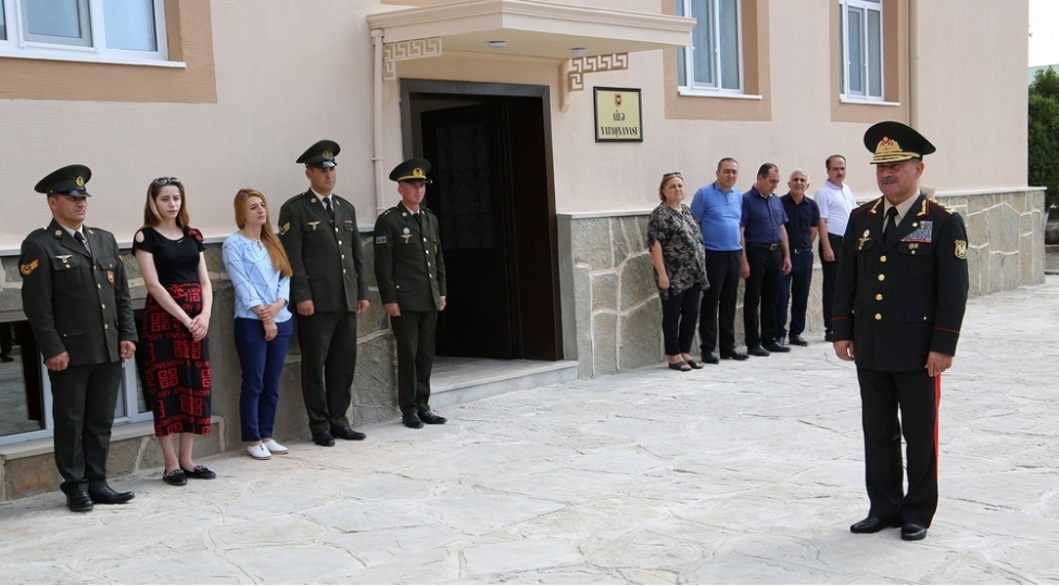 naxchivan-herbi-sheherciyinde-zabit-gizir-ailelerine-yeni-xidmeti-menziller-teqdim-edilib