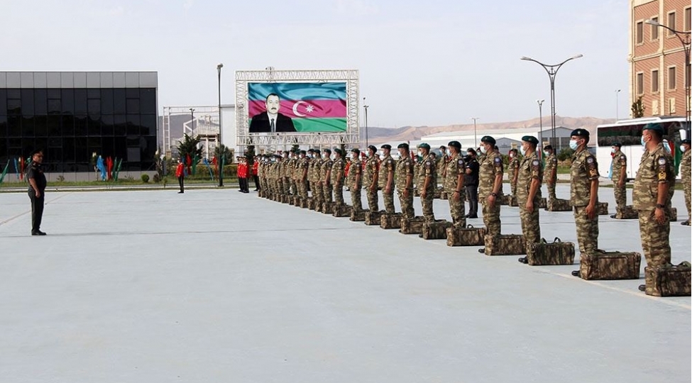 azerbaycan-sulhmeramlilarinin-bir-qrupu-efqanistana-yola-salinib-2