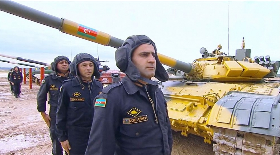 mudafie-naziri-tank-biatlonu-musabiqesinin-final-merhelesini-izleyib