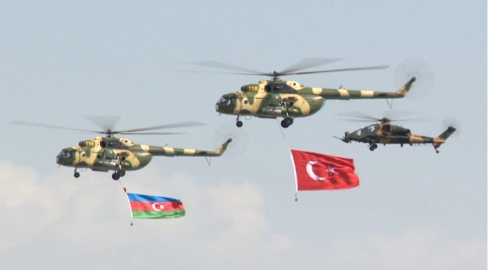 naxchivan-semasini-azerbaycan-ve-turkiye-bayraqlari-bezeyib