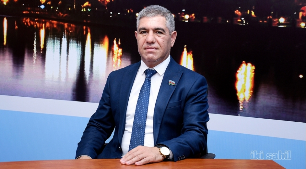 vuqar-bayramov-iki-sahil-muasir-chagirishlara-uygun-olaraq-medianin-inkishafina-oz-tohfesini-verir-video