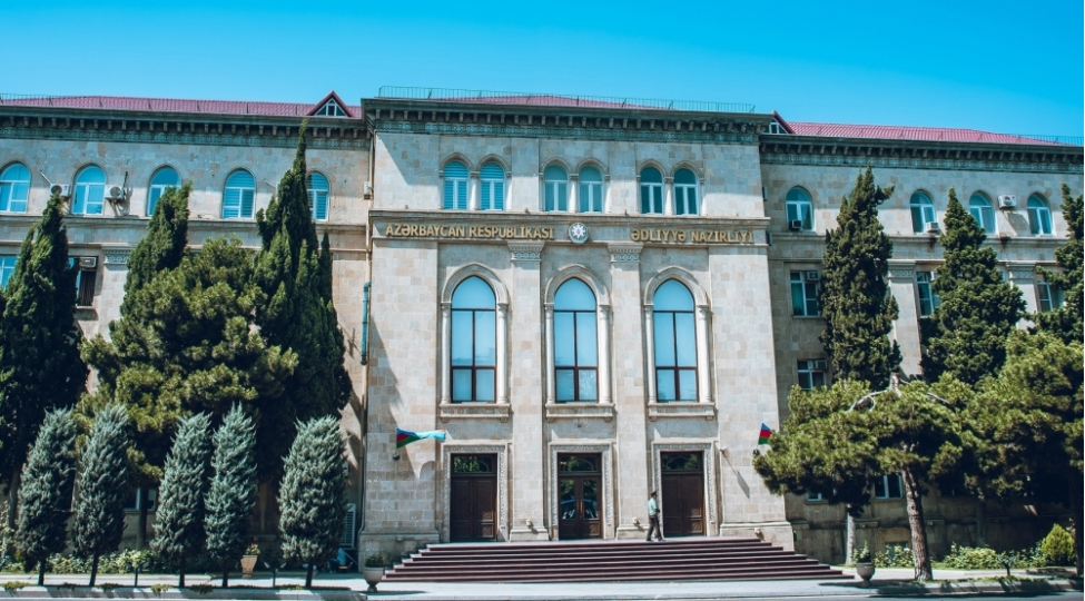 edliyye-nazirliyinin-iki-emekdashina-ali-xususi-rutbe-verilib