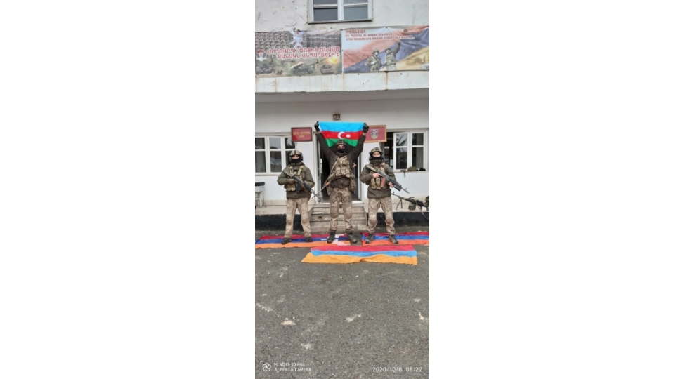 azerbaycan-bayragi-cebrayilin-merkezinde-foto