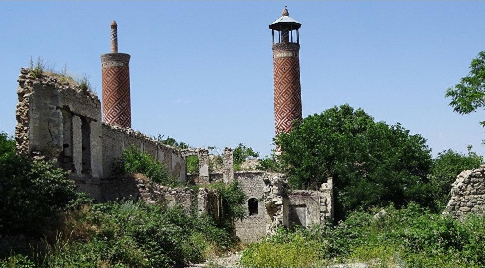 ermenilerin-qarabagda-dagitdigi-mescidler-foto