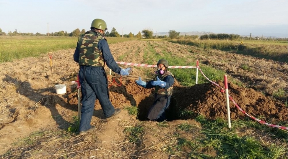 anama-200-e-yaxin-partlamamish-mermi-silah-sursat-ashkar-edilib