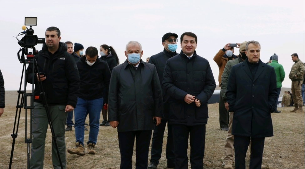 xarici-jurnalistler-ermenilerin-fuzuli-sheherinde-toretdiyi-vehshilikleri-oz-gozleri-ile-gorubler