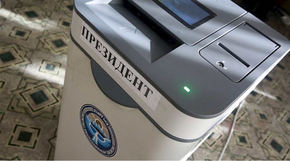 qirgizistanda-parlament-sechkilerinde-sesverme-basha-chatib