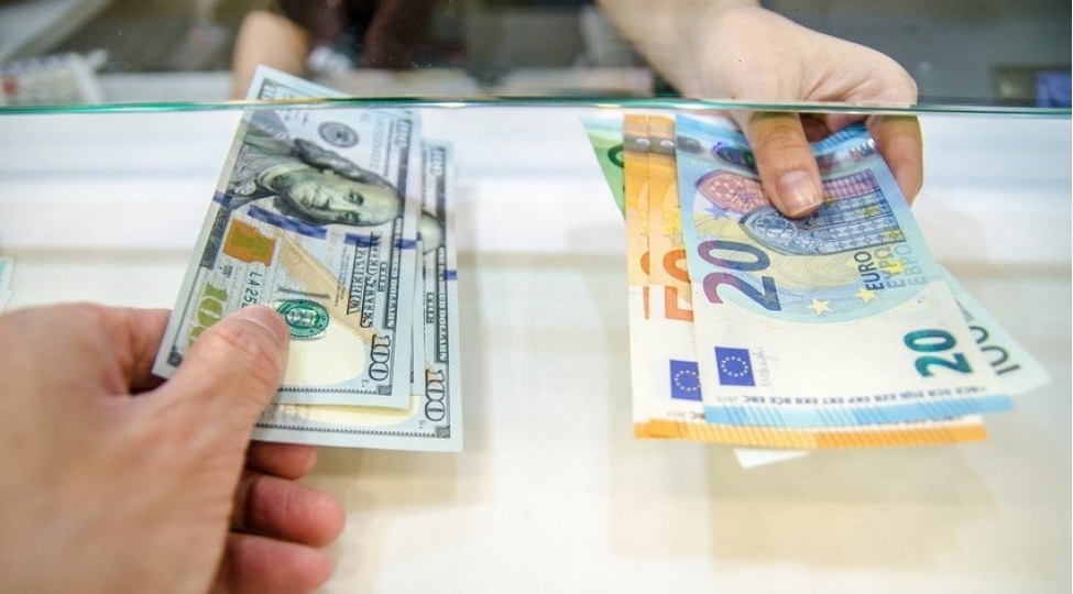 emanetlerin-688-faizi-milli-312-faizi-xarici-valyutada-qoyulub