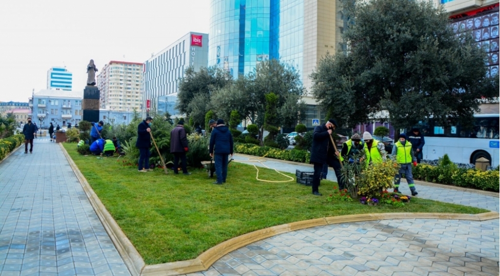 ana-harayi-abidesinin-yerleshdiyi-xocali-parkinda-hazirliq-ve-abadliq-ishleri-aparilir