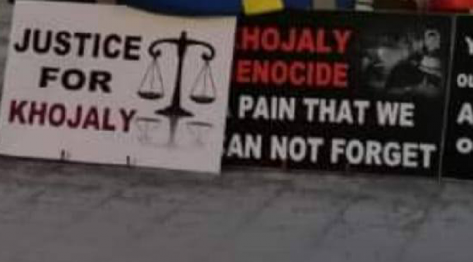 stokholmda-xocaliya-edalet-plakatlari-yerleshdirilib