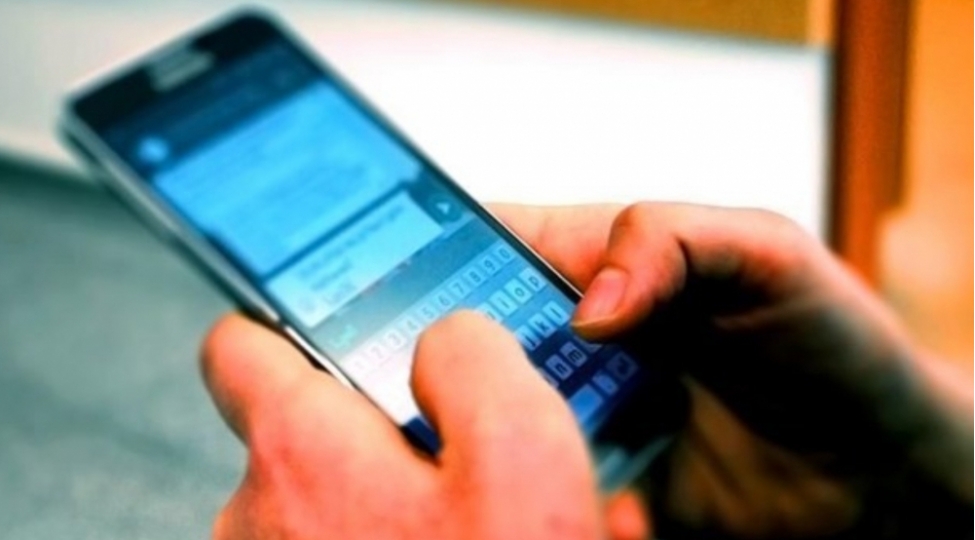mobil-telefonlar-yuxusuzluq-yaradir