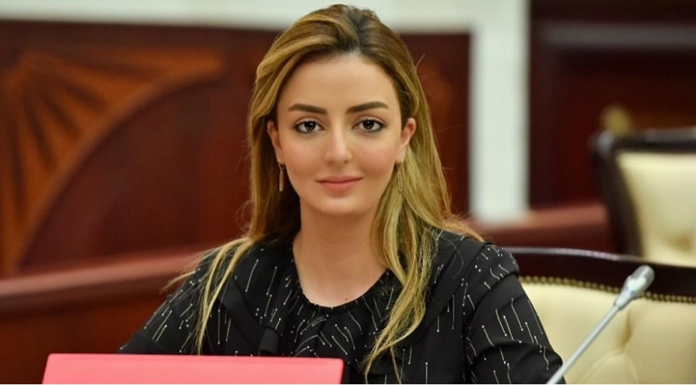 konul-nurullayeva-ashpa-nin-yay-sessiyasinda-chixish-edib-video