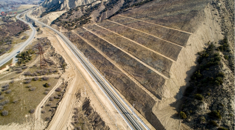 horadiz-agbend-demir-yolu-xettinin-tikintisi-uzre-ishlerin-57-i-tamamlanib