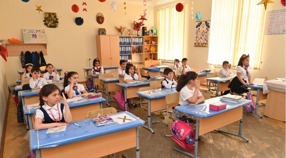 120-mine-yaxin-ushaq-i-sinfe-qebul-uchun-qeydiyyatdan-kechib
