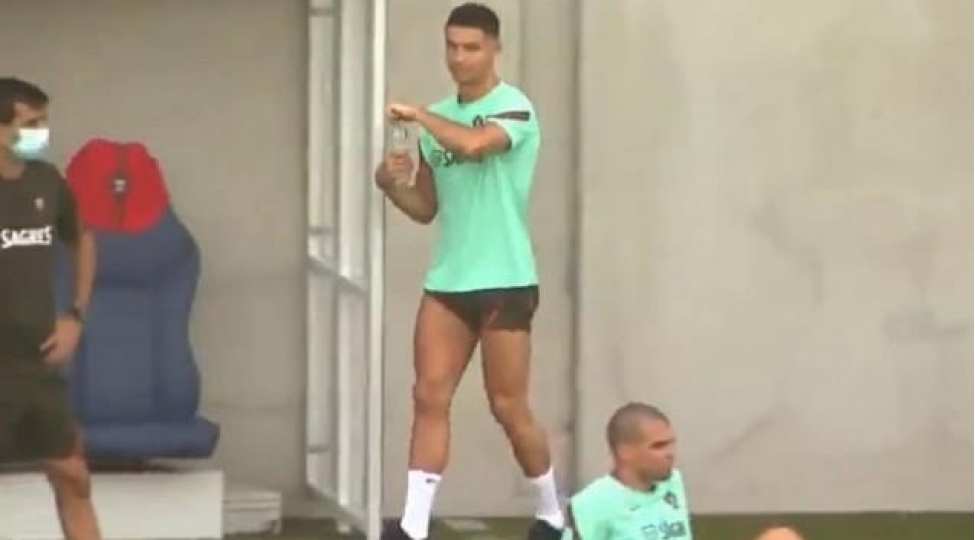ronaldo-pepe-ile-bele-zarafatlashdi-video