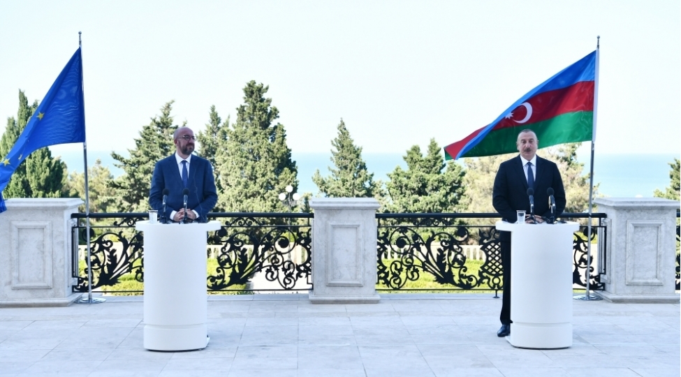 prezident-ilham-eliyev-ve-sharl-mishel-birge-metbuat-konfransi-kechirib-yenilenib