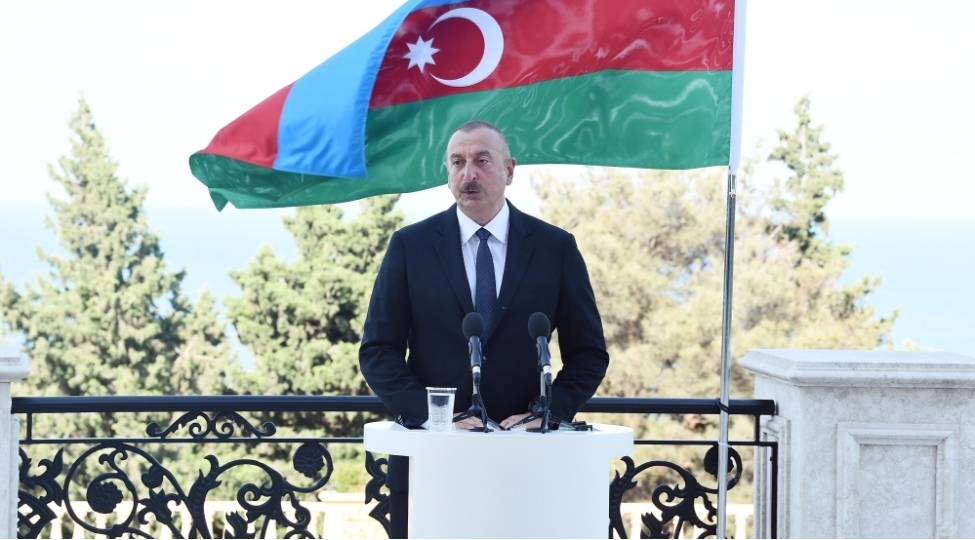 prezident-ilham-eliyev-ulu-onder-heyder-eliyevin-anim-gunu-ile-bagli-paylashim-edib-foto