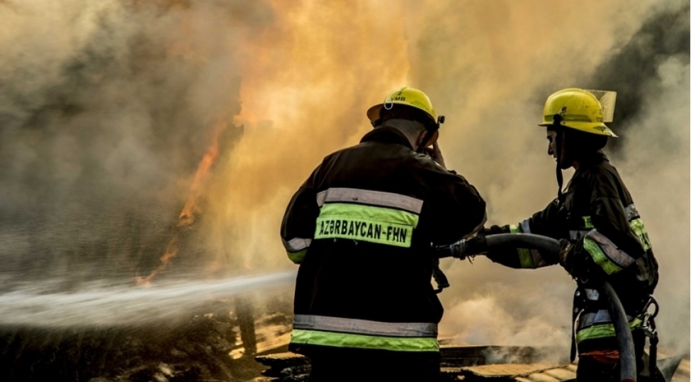 samuxda-qamishliq-erazi-yanib