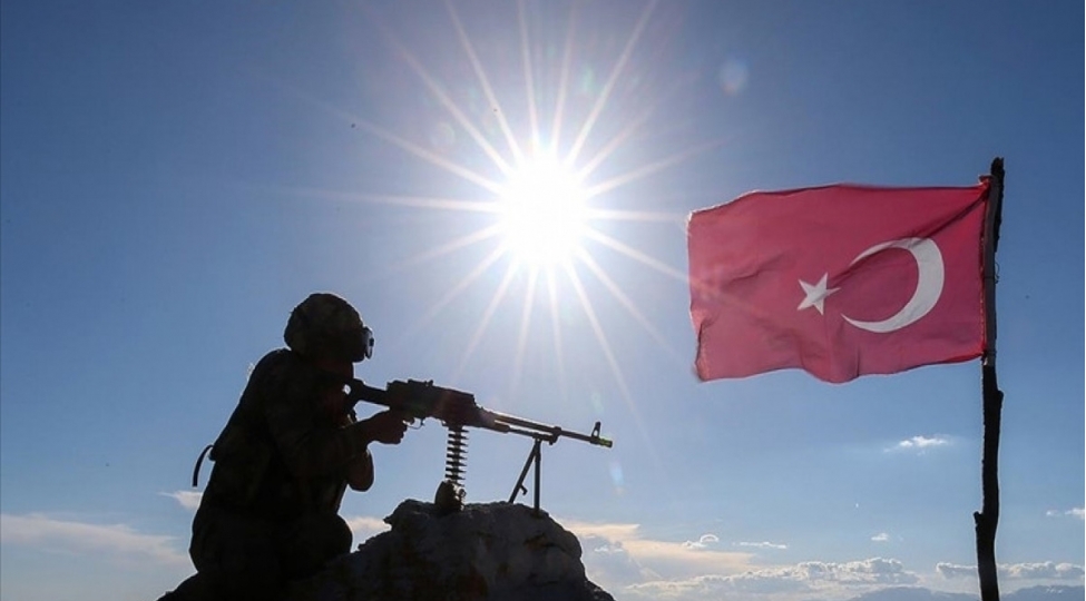 turkiyede-heyder-eliyeve-hesr-olunmush-herbi-telim-basha-chatib