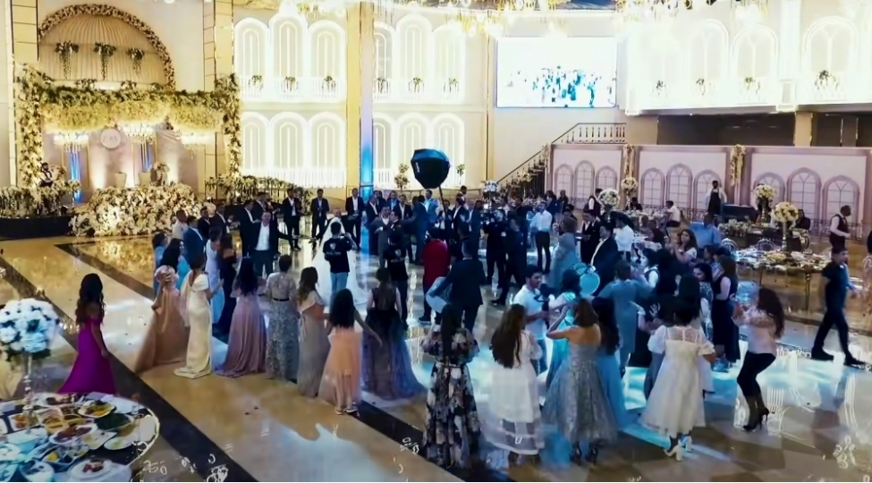 meshhur-shou-azerbaycan-toyunu-gosterdi-video