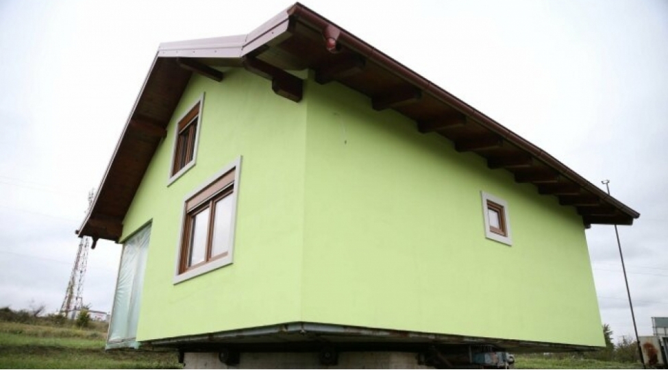 bosniyali-teqaudchu-firlanan-ev-tikib