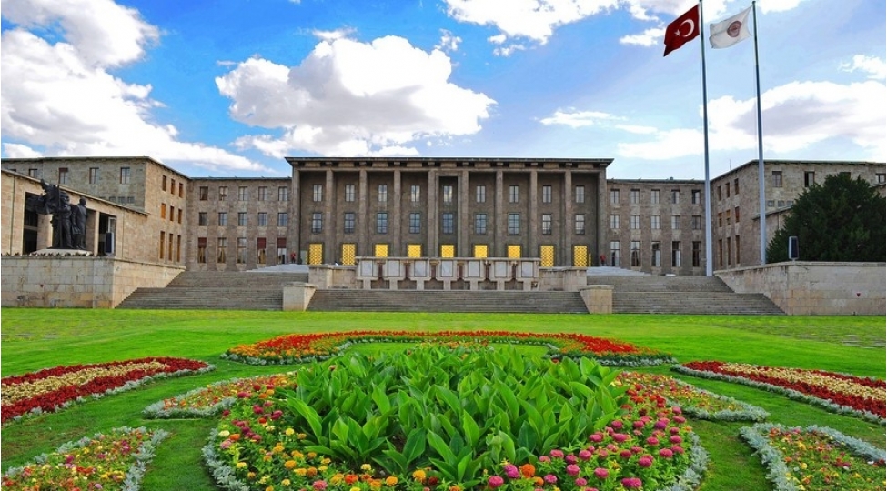 tbmm-de-qalmaqal-fotovideo