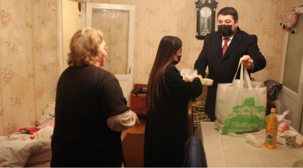 yasamal-rayonunda-humanitar-aksiya-kechirilib-foto
