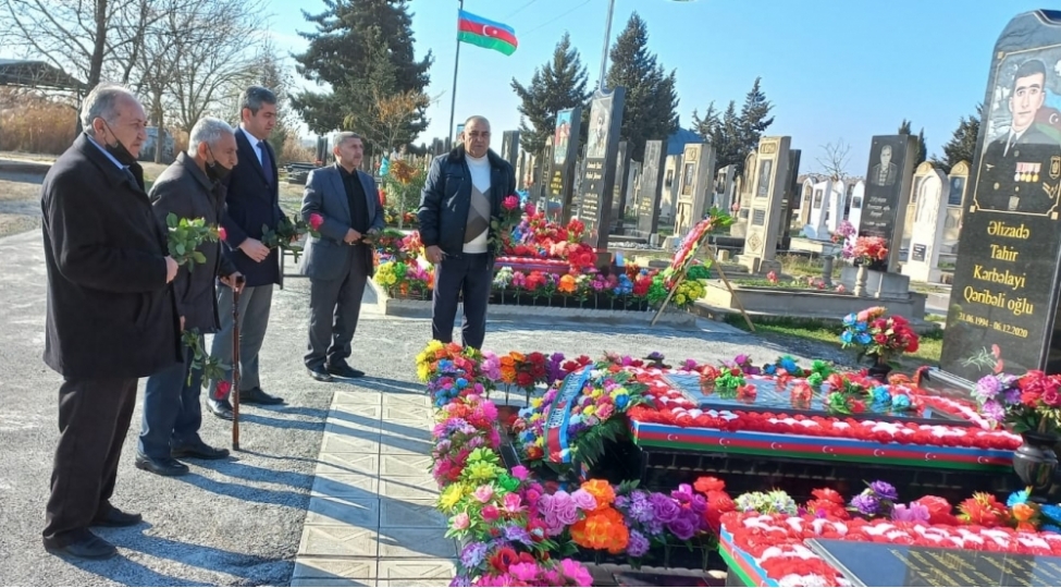 yap-bilesuvar-rayon-teshkilatinin-emekdashlari-shehid-ailesini-ziyaret-edib-foto-3