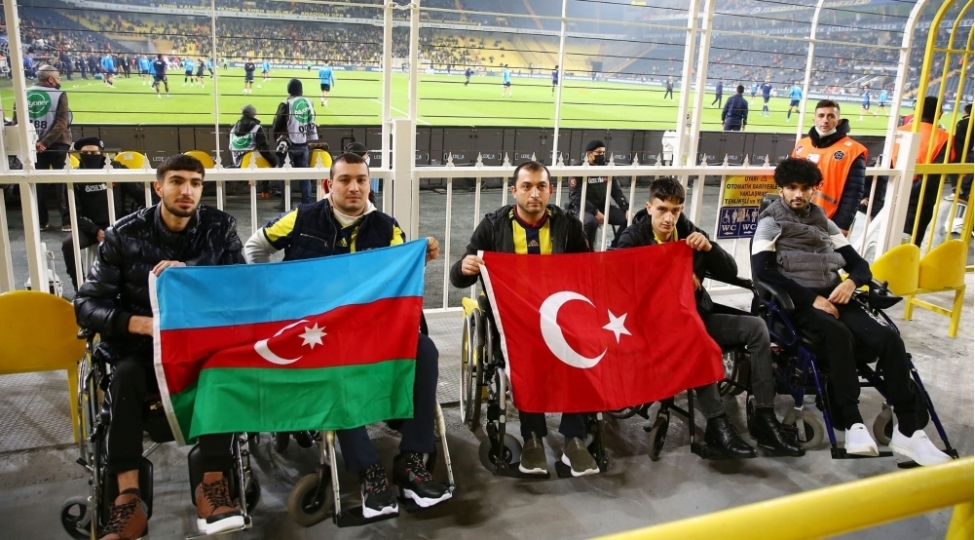 fenerbaxcha-qazilerimizi-qonaq-edib