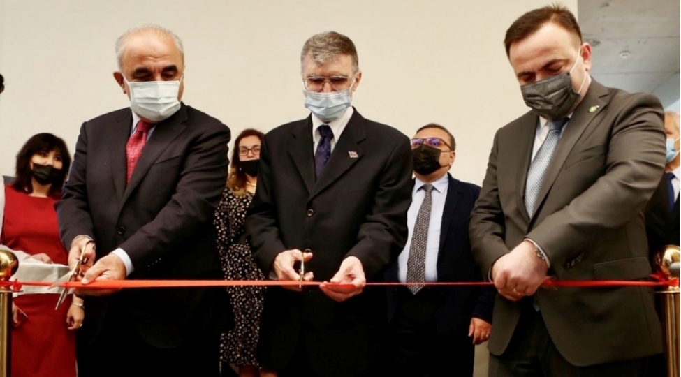 unec-deki-laboratoriyaya-nobel-mukafati-laureatinin-adi-verildi-foto
